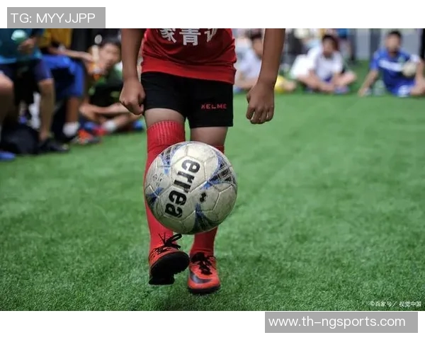 高考足球颠球技巧解析助力学子在体育考试中脱颖而出